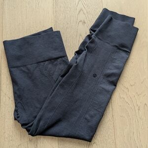 Lululemon sz M Ebb To Street Pant Dark Grey Seamless compression legging
